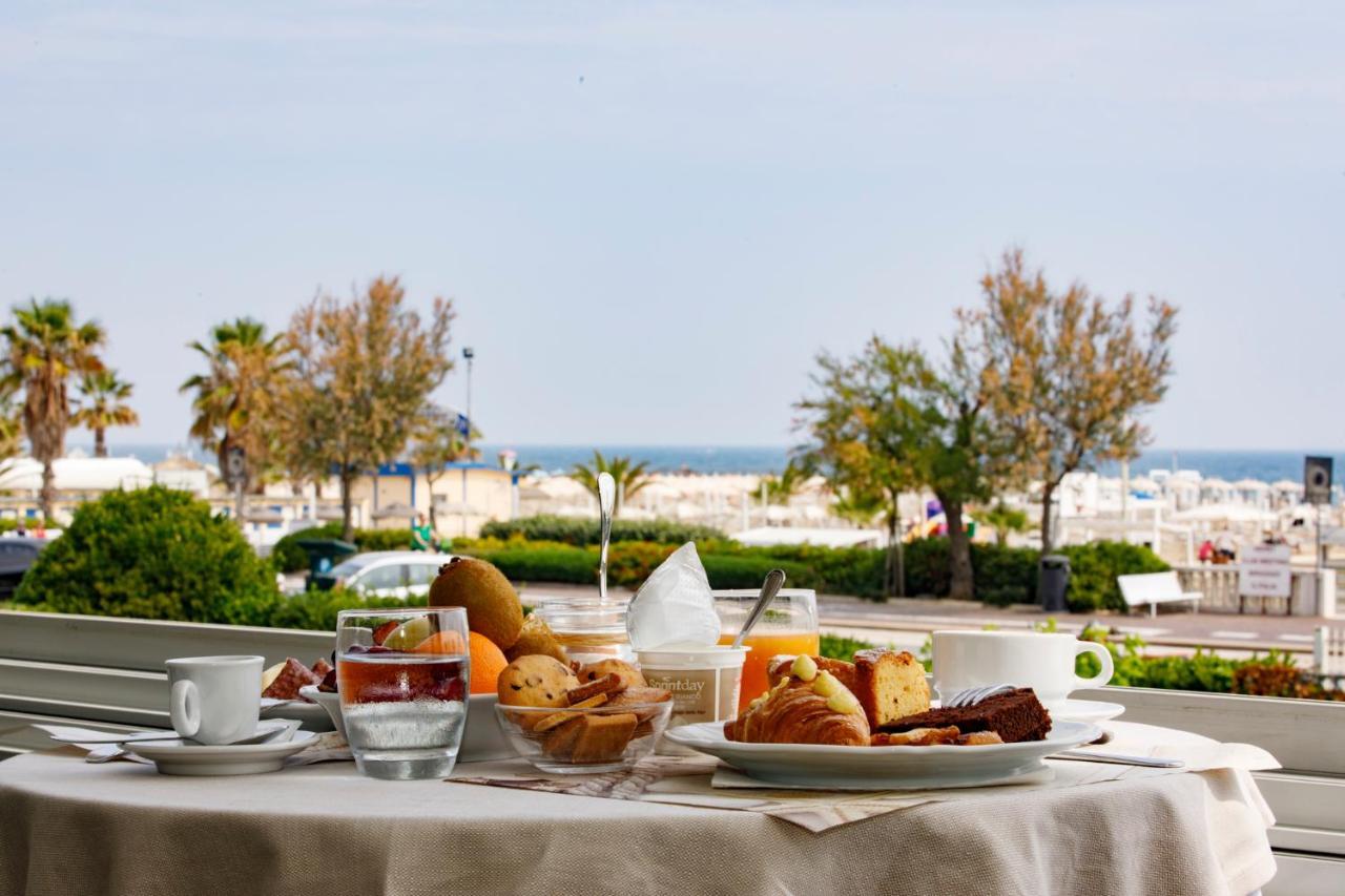 Hotel Derby Римини Экстерьер фото