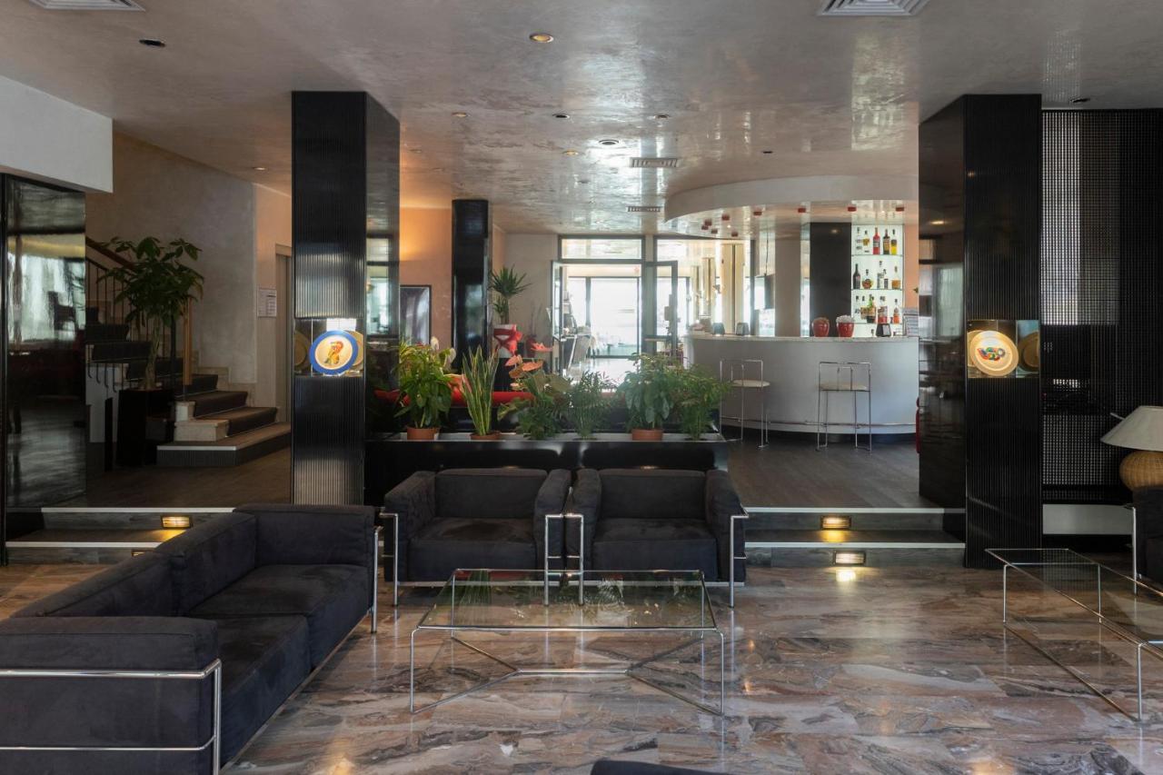 Hotel Derby Римини Экстерьер фото