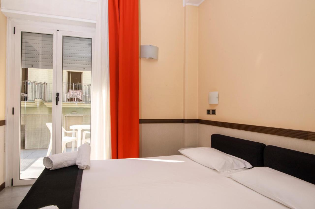 Hotel Derby Римини Экстерьер фото