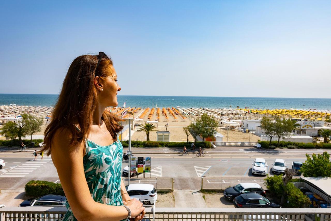Hotel Derby Римини Экстерьер фото