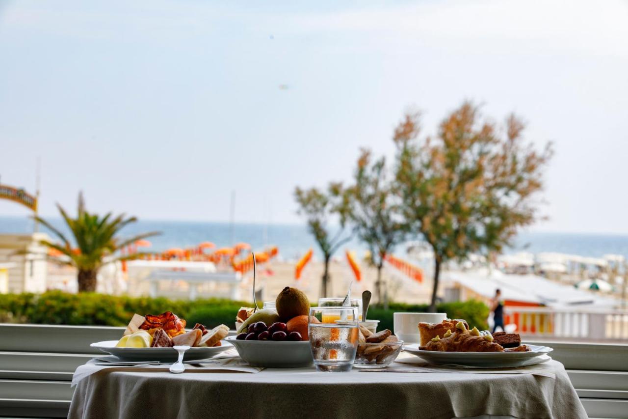 Hotel Derby Римини Экстерьер фото