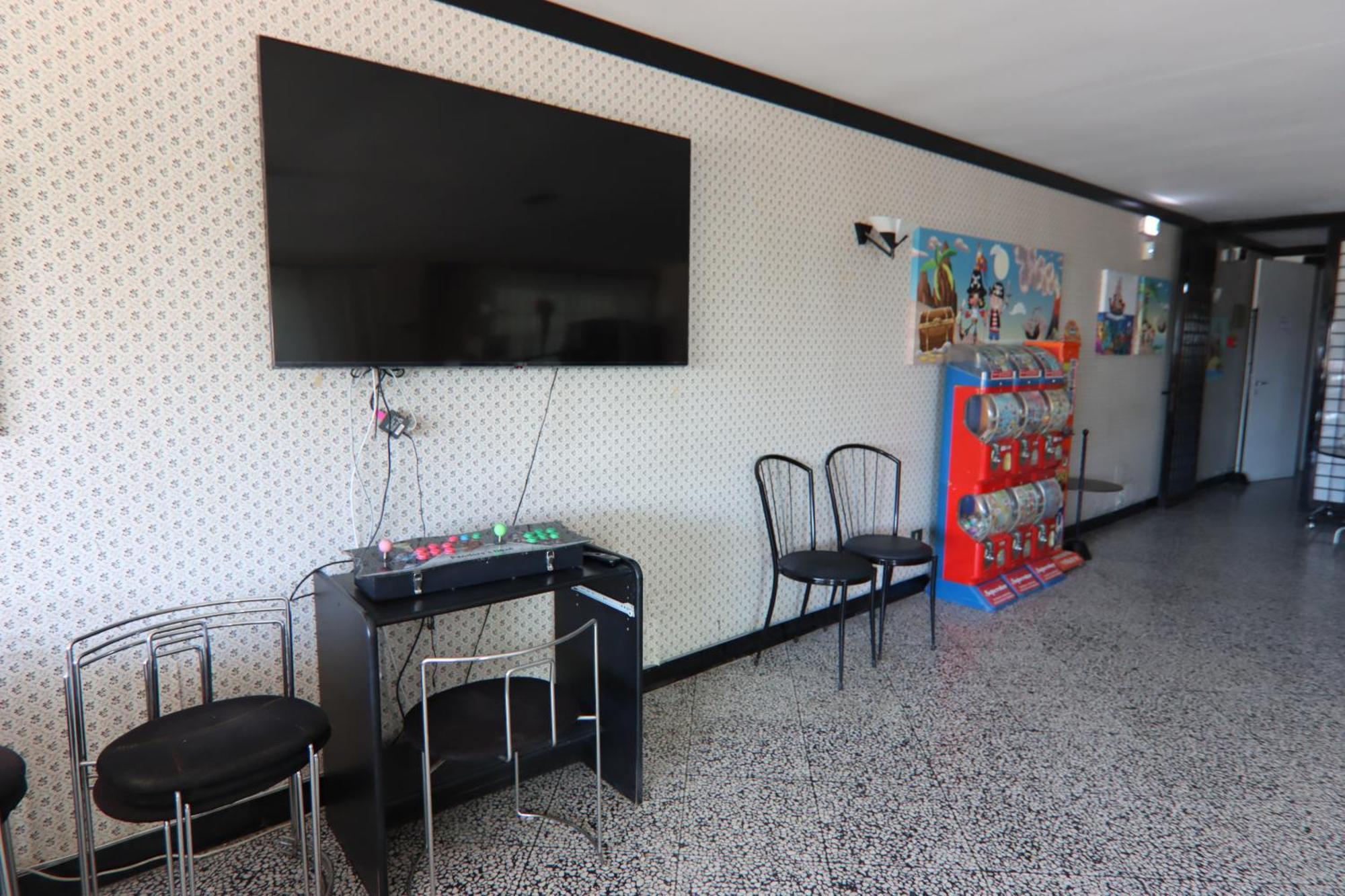 Hotel Derby Римини Экстерьер фото